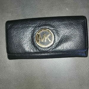 Michael Kors Fulton Flap Wallet